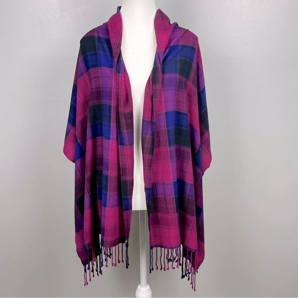 Columbia plaid lightweight fringed scarf wrap, approximately 24” x 72”.